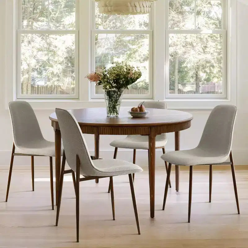 Sedie moderne da pranzo imbottite, sedie accentate senza braccioli in tessuto con schienale curvo e gambe in metallo color noce per sala da pranzo