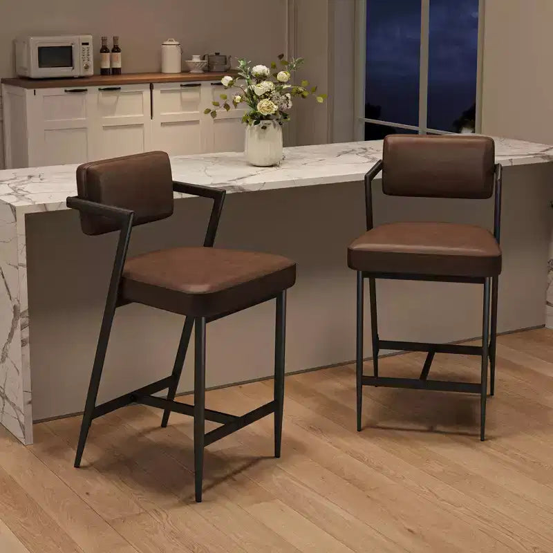 Sgabelli da bar altezza bancone (confezione da 2), Sgabelli da cucina imbottiti con poggiapiedi e gambe in metallo, Sedia da bar in similpelle per isola cucina