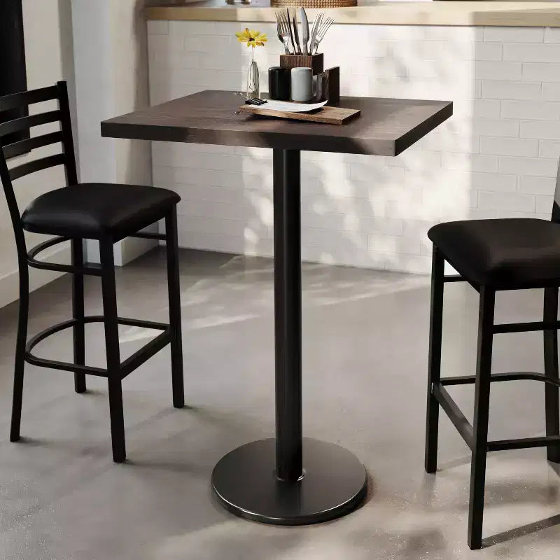 Piano da tavolo commerciale per interni in legno massello rettangolare Bennett con base in ghisa resistente alla ruggine con altezza bancone rotonda da 18"